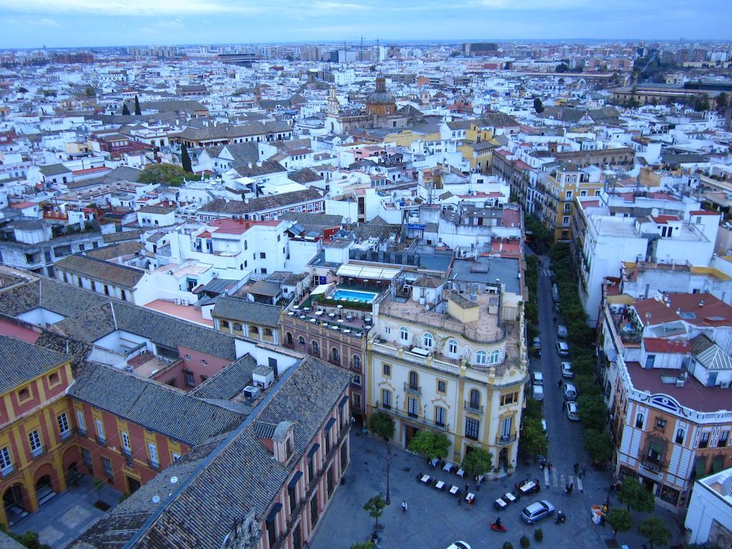 Virgen De Los Reyes Sevilla Bagian luar foto